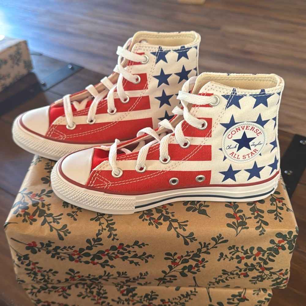 New Never Worn, Converse Youth Chuck Taylor All Star HI USA Shoes, ships FREE!